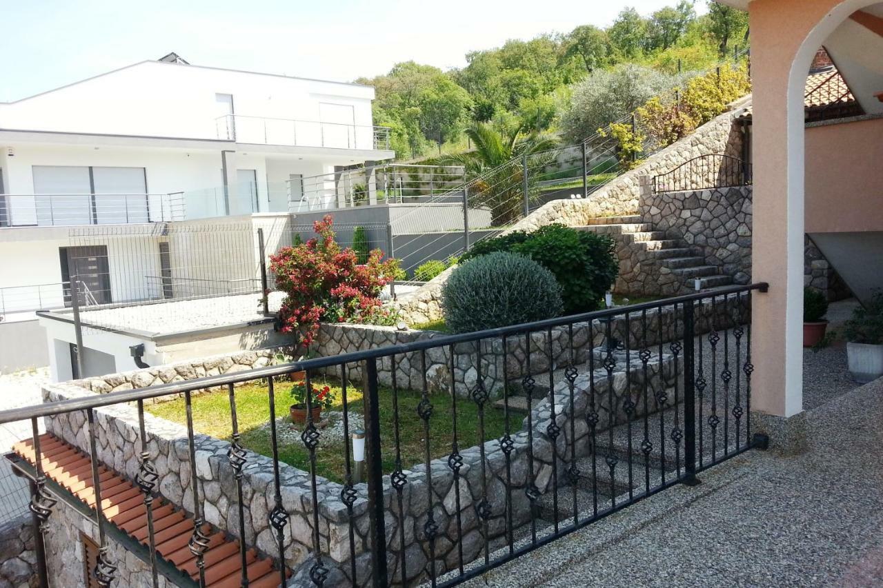 Guarda Alla Vita Njivice Exterior foto